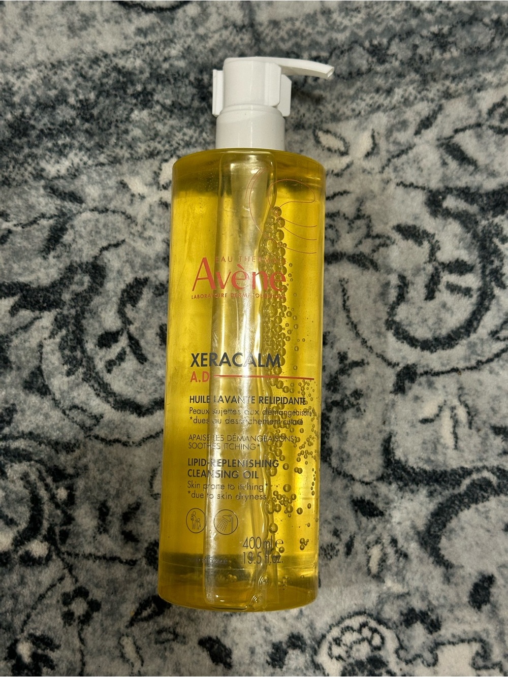 Avène Xeracalm A.D Lipid-Replenishing Cleansing Oil — Yellow